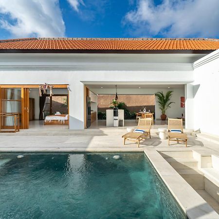 Special Offer! Elegant 2-Bedroom Villa With Large Pool In Canggu! Exterior foto